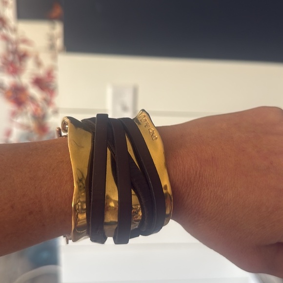 UNOde50 Ibiza Gold Bracelet - Picture 4 of 5